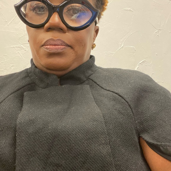 Meet your Posher, Eluna - Picture 1 of 1